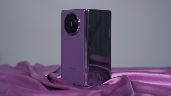华为Mate X5