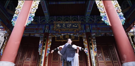 战双曲·启明X国家武术传承人含亮，超级联动，展现御剑之术的魅力