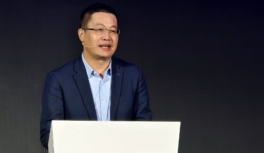 卢伟冰：Redmi K70E首发天玑8300 Ultra 性能没有对手