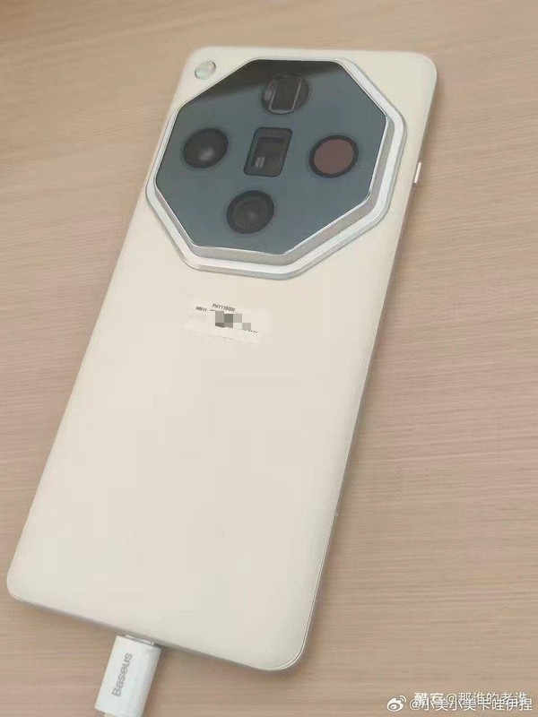 网传OPPO?Find X7 Pro真机图